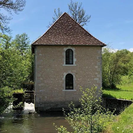 別荘 Le Moulin Brule